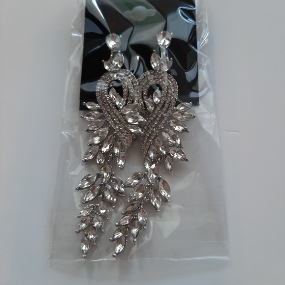 Silver Crystal Dangle Earrings Leaf Tear Drop Earrings Bridesmaid Prom Earrings - Picture 4 of 5